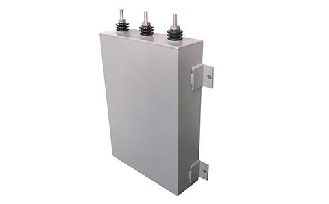 電容器的容量大小與什么有關(guān)？為什么？
